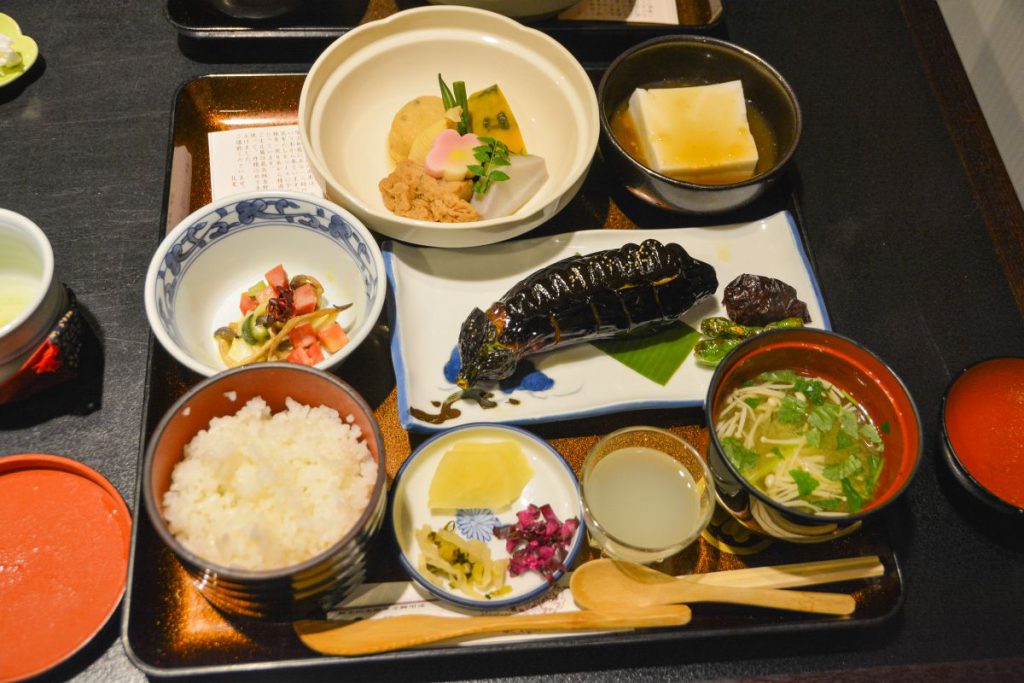 花菱の精進料理　三鈷膳